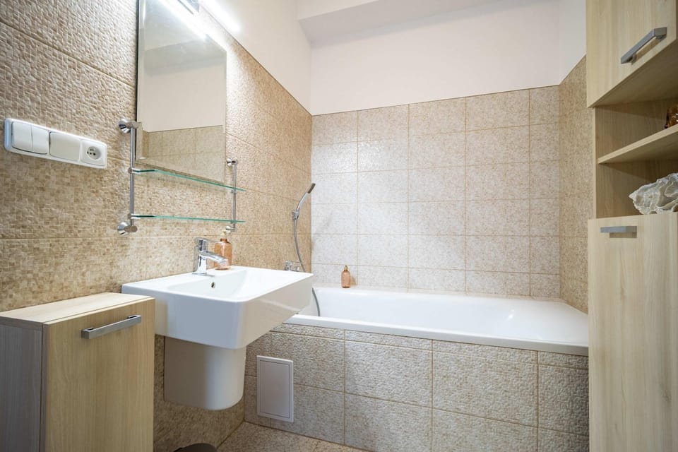 Bathroom, Bath, towels