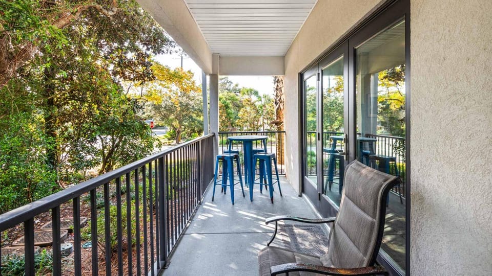 Hidden Lake Condominiums 314 - Blue Beach Bungalow House in South Walton County