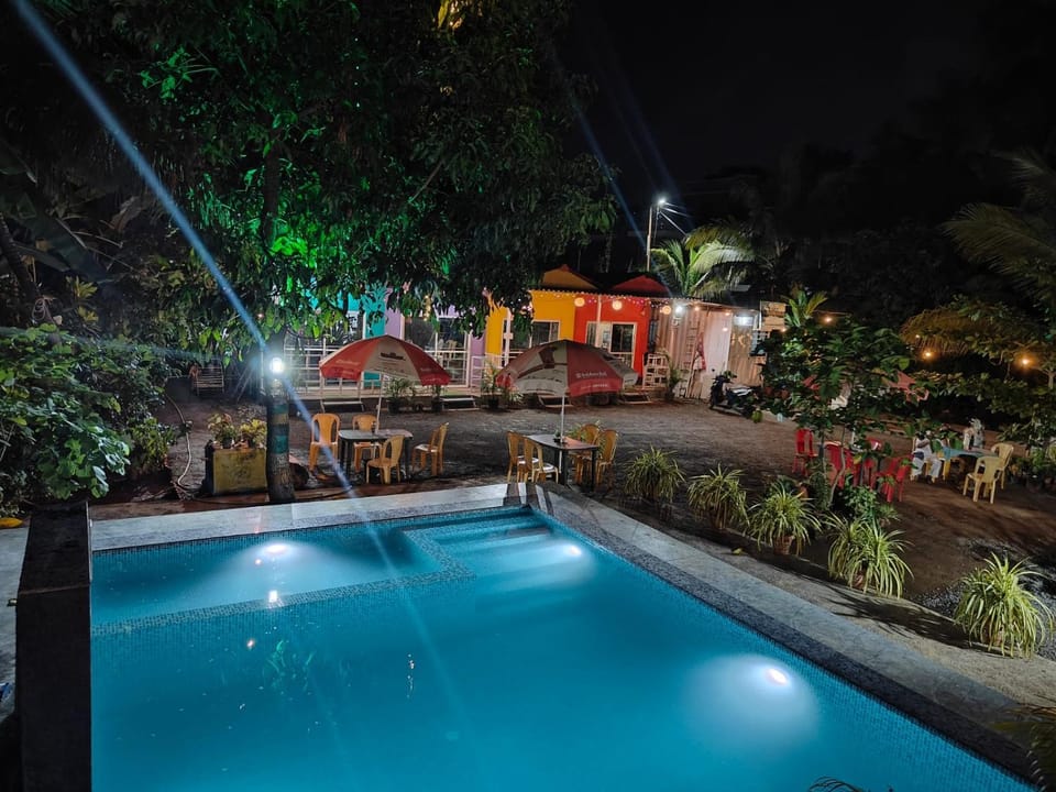 Swimming pool