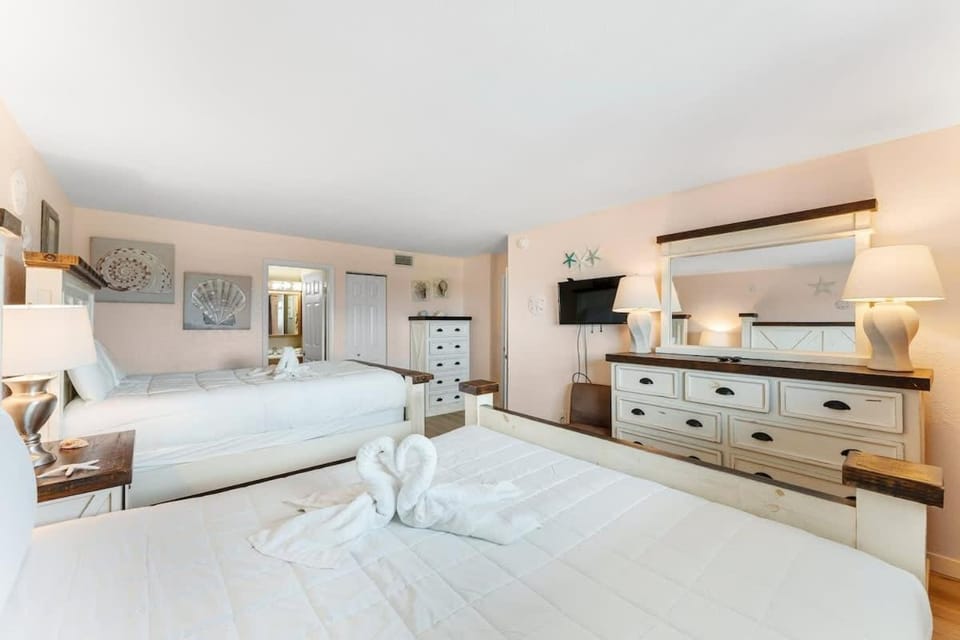 The Summit 1502 - Family Getaway & Beach Chairs House in Panama City Beach