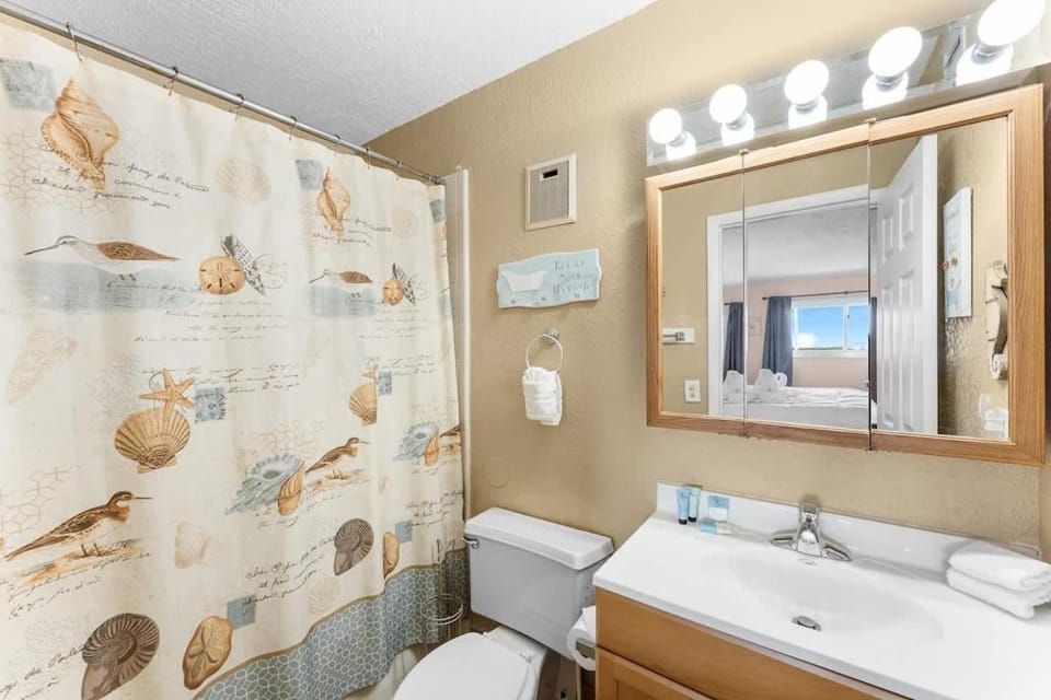 The Summit 1502 - Family Getaway & Beach Chairs House in Panama City Beach