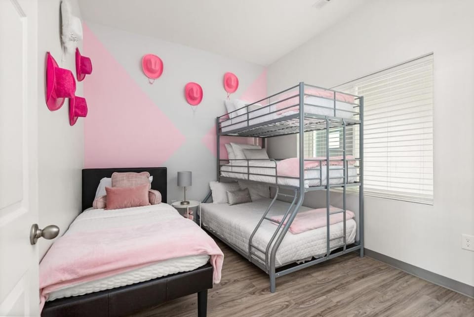 8BR Nashville Group Stay - 5 Min to Downtown Apartment in East Nashville