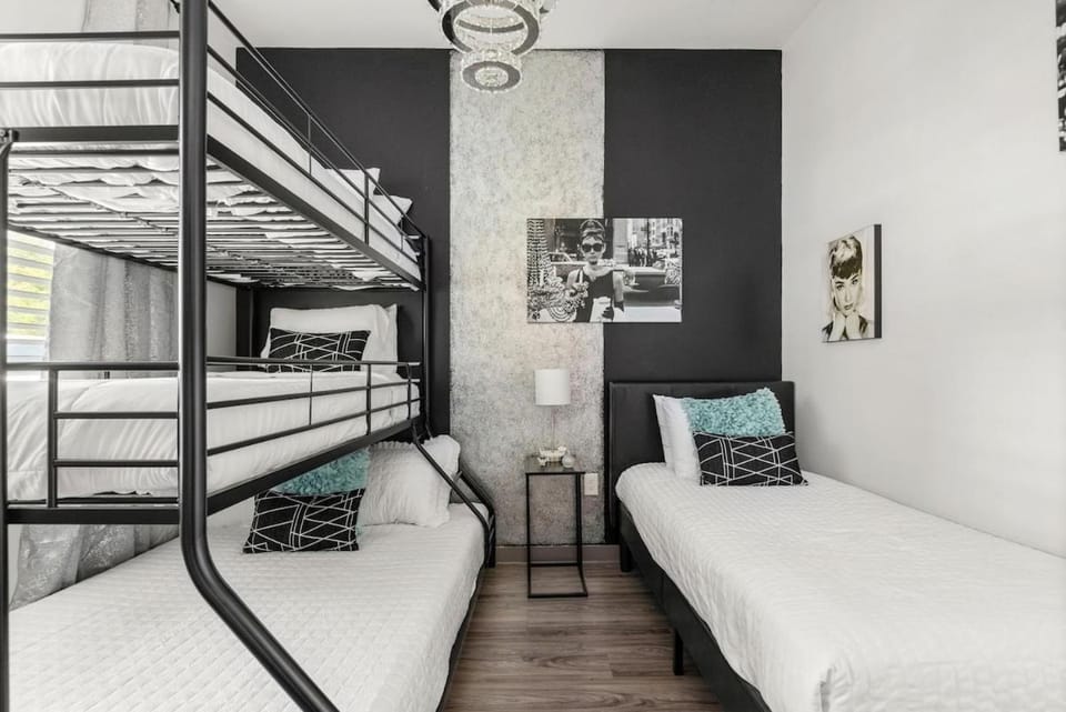 8BR Nashville Group Stay - 5 Min to Downtown Apartment in East Nashville