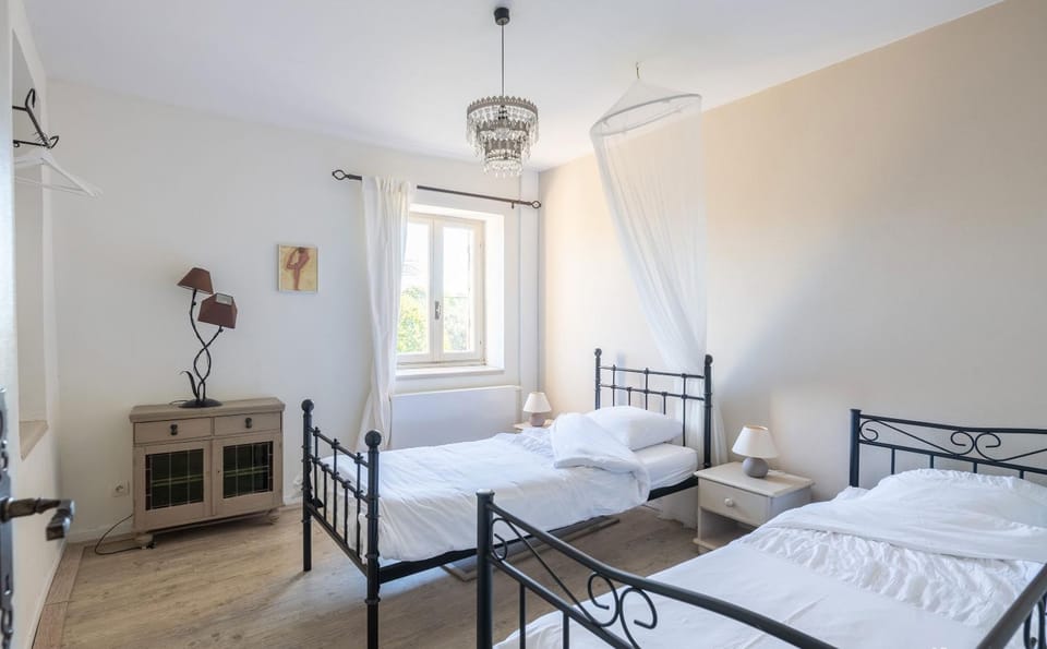 Property building, Living room, Bedroom