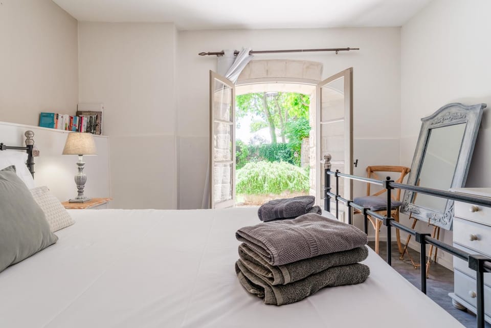 Property building, Living room, Bedroom