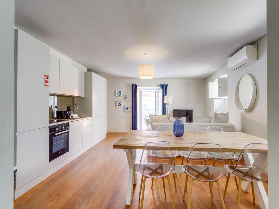 Kitchen or kitchenette, Living room, Dining area