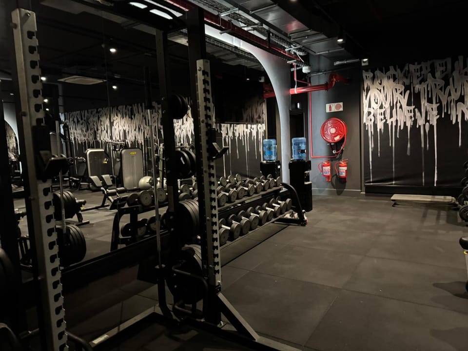 Oceanfront & Mountain Luxe Apartment in Cape Town