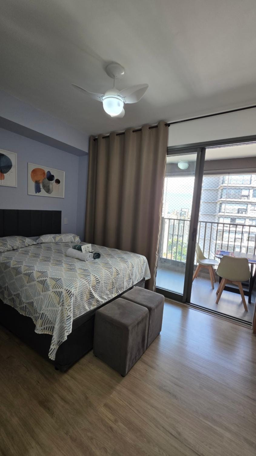 Photo of the whole room, Bedroom