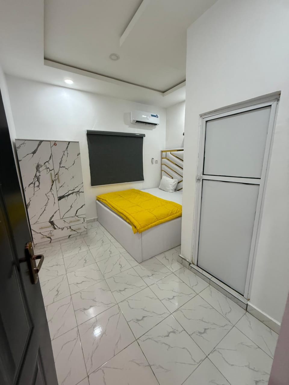 Cool 2Bedroom flat in ogudu, 15mins to the airport Apartment in Lagos