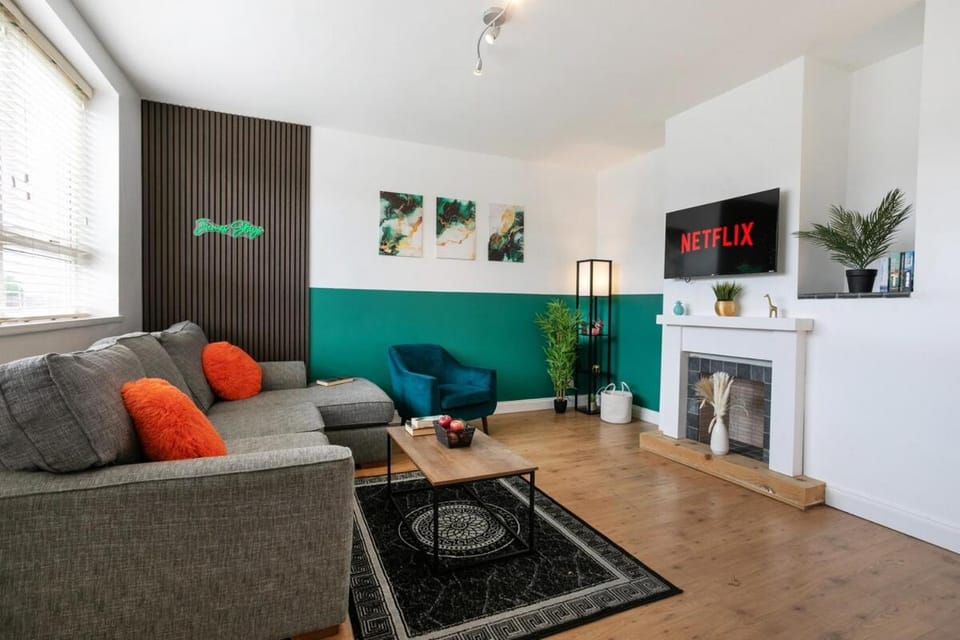 TV and multimedia, Living room, Seating area