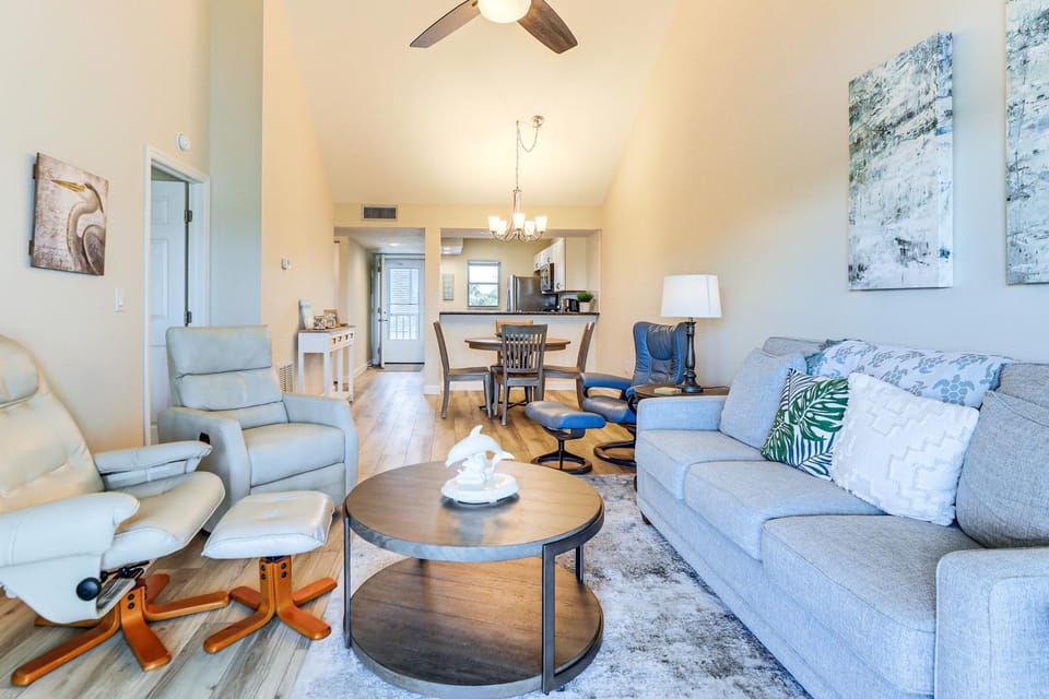 6 Mi to Caspersen Beach! Country Club Condo House in Venice