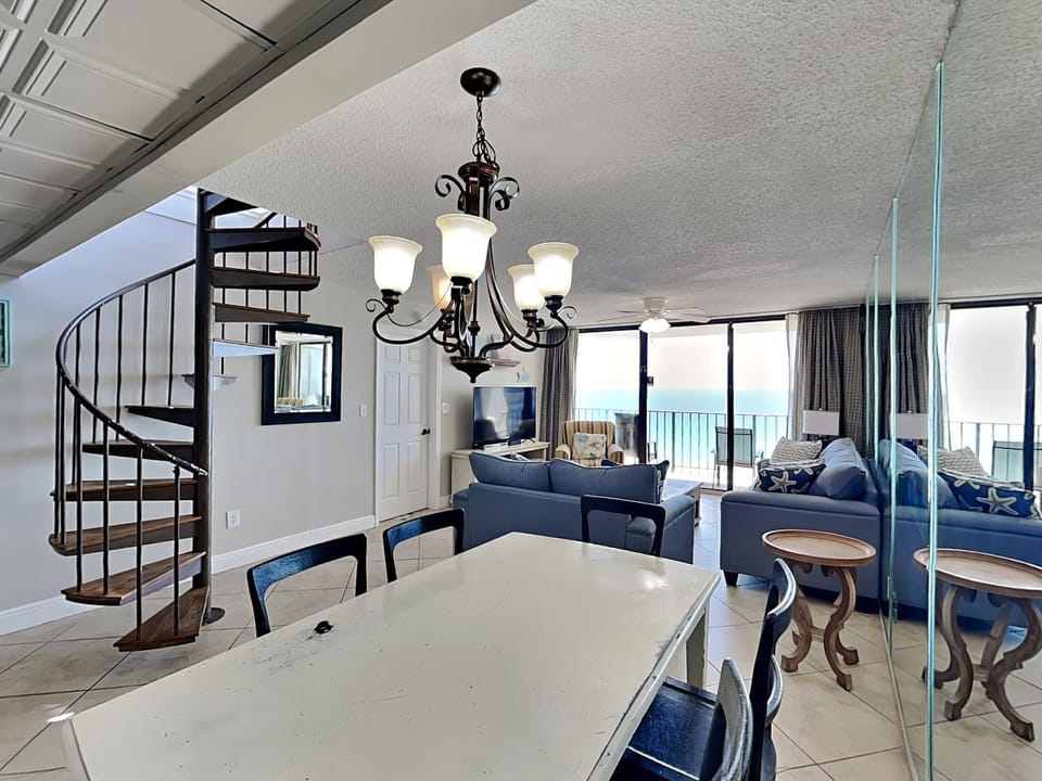TV and multimedia, Living room, Dining area, Sea view, furniture