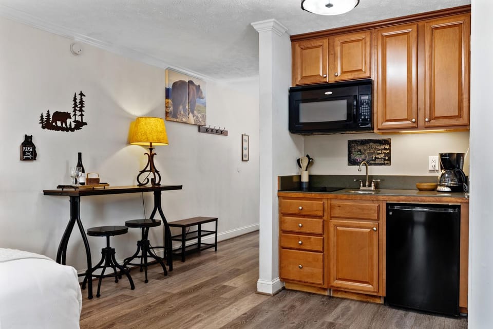Timbers Studio 14 with Wintergreen Advantage House in Massies Mill