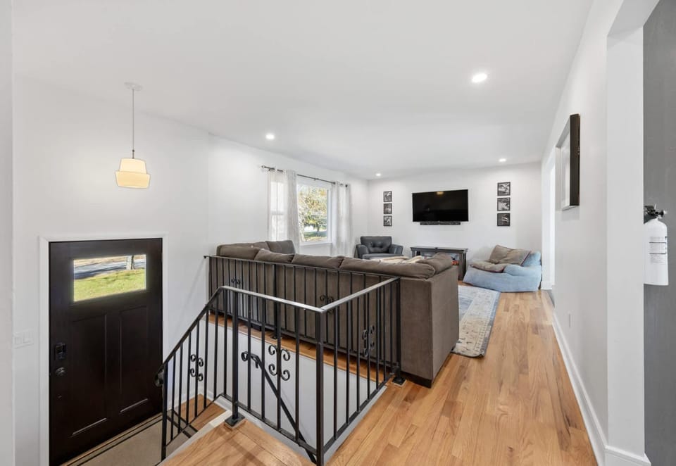 Pet-Friendly Saratoga Home with Fire Pit & Deck House in Saratoga Springs