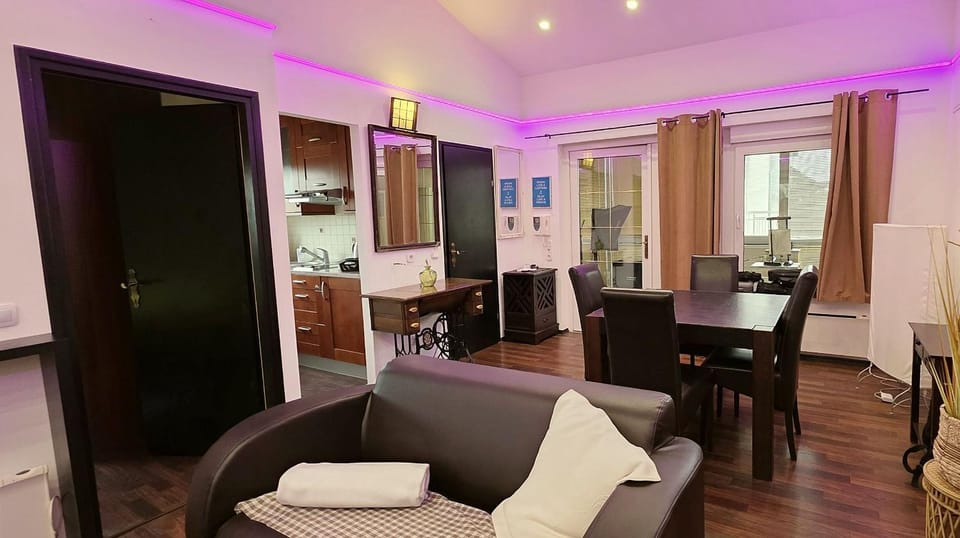 Living room, Seating area, Dining area