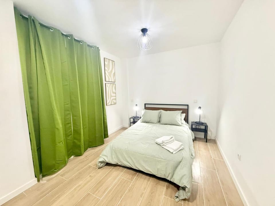Renfe Villaverde Alto 01 AMCH Apartment in Madrid