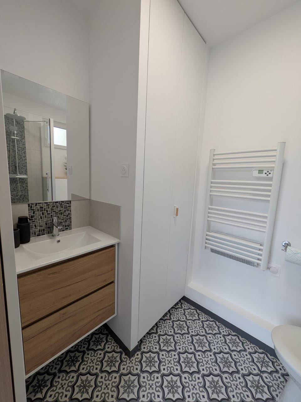 Shower, Bathroom