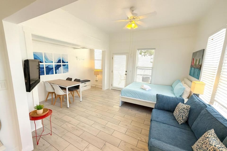 Urban Nest with private Patio in Golden Hill - walk everywhere! Apartment in San Diego