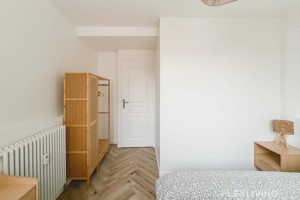 Room in spacious T7 in Paris 20 House in Paris