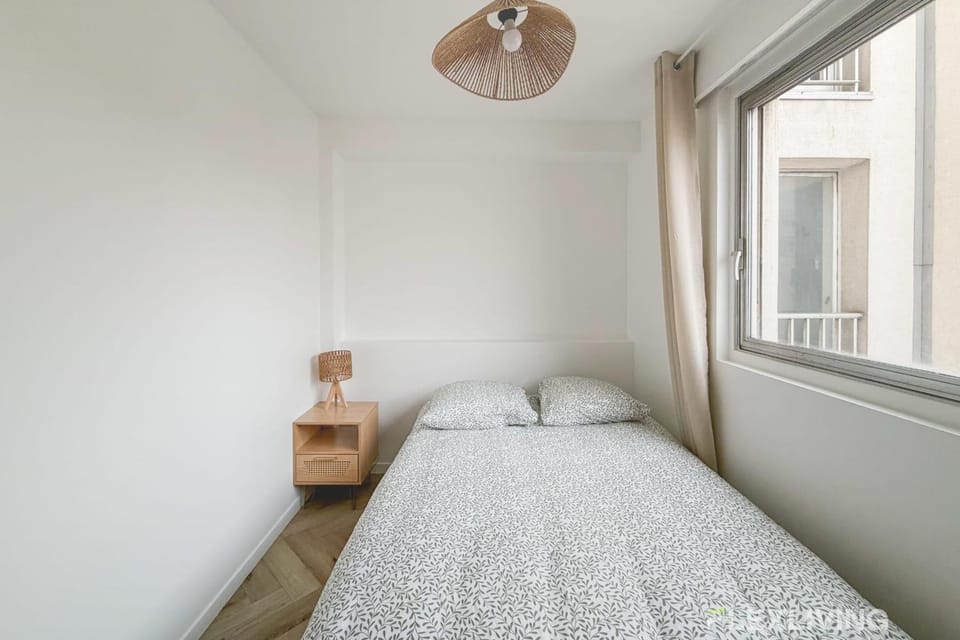 Room in spacious T7 in Paris 20 House in Paris