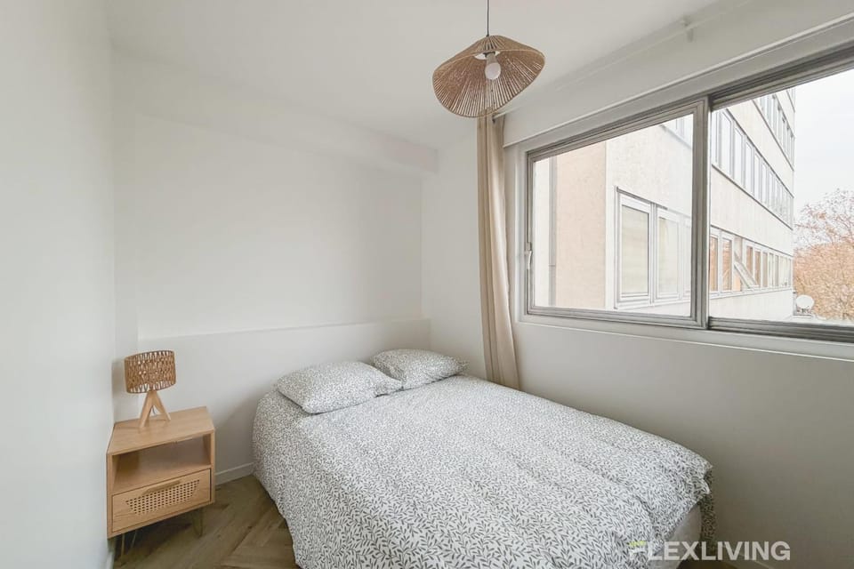 Room in spacious T7 in Paris 20 House in Paris