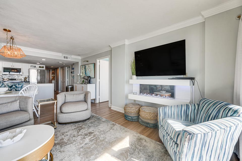 Steps to Sand! 8th-Floor North Myrtle Beach Condo House in Cherry Grove Beach