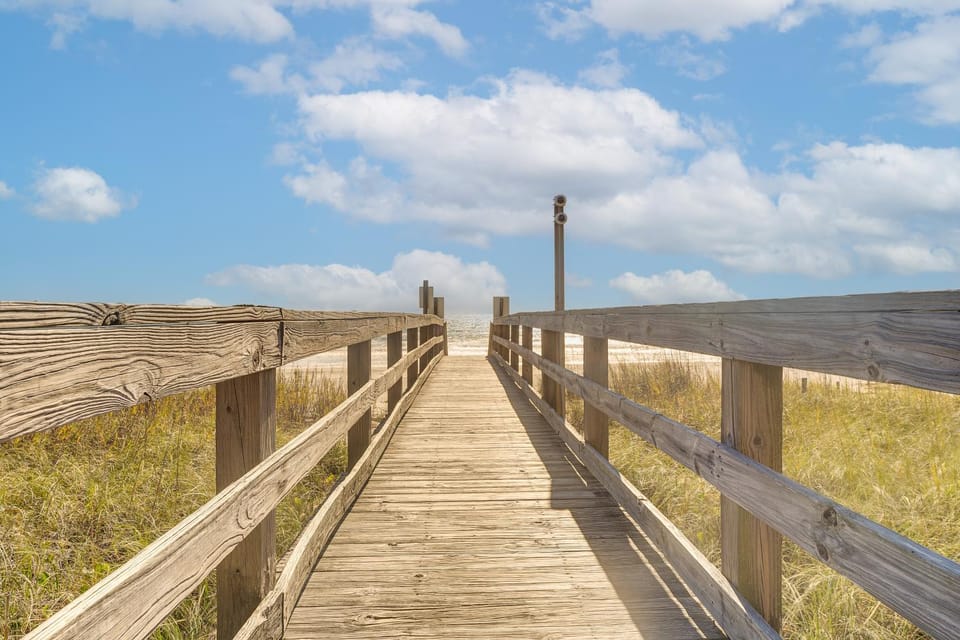 Steps to Sand! 8th-Floor North Myrtle Beach Condo House in Cherry Grove Beach
