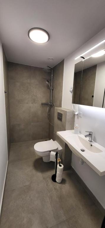 Shower, Toilet, Bathroom