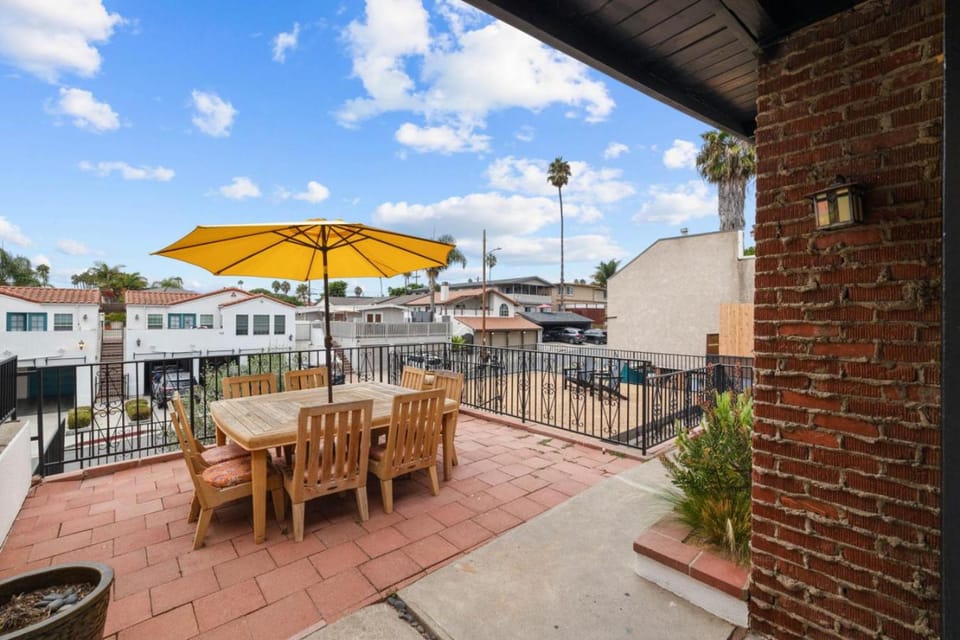 Sunny San Clemente Stay Walk to Shore House in San Clemente