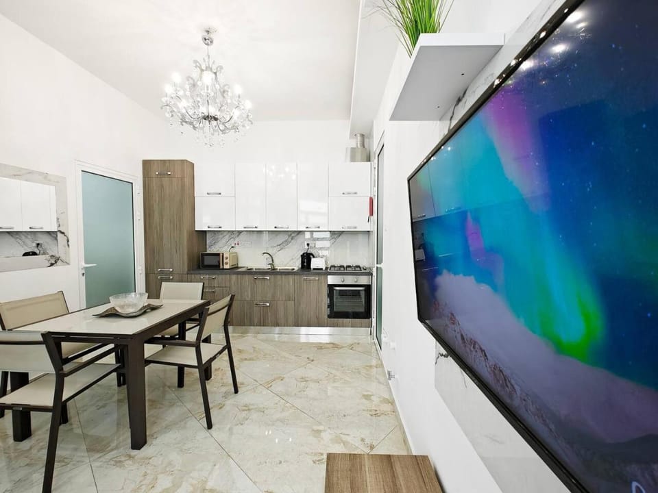 TV and multimedia, Kitchen or kitchenette, Dining area, oven