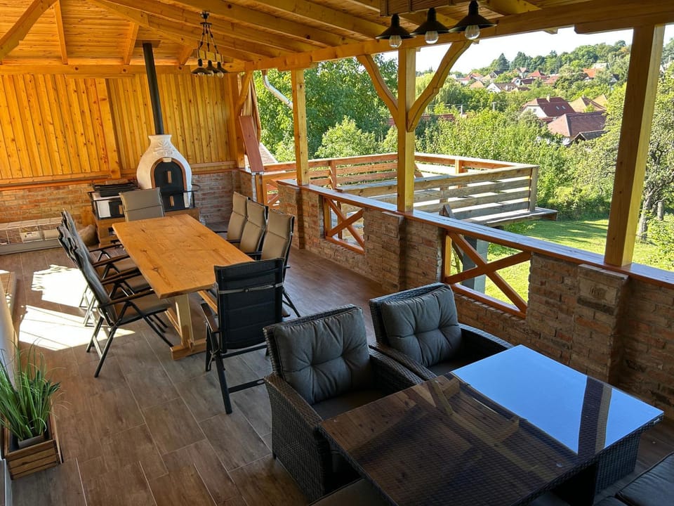 View (from property/room), Balcony/Terrace
