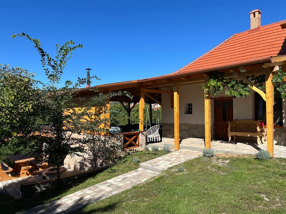 BBQ facilities, Garden, Garden view, Mountain view