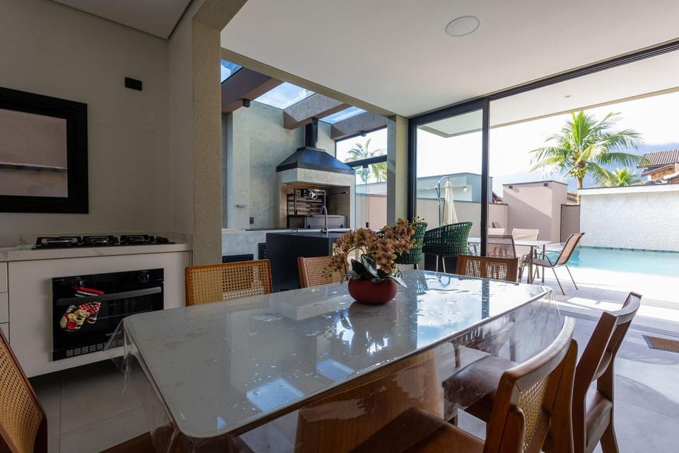 BBQ facilities, Dining area
