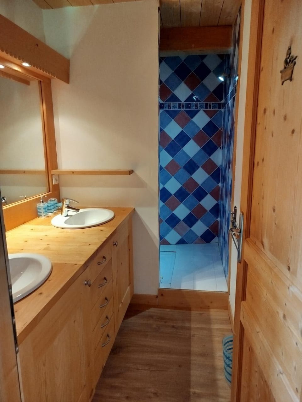 Half-chalet, south-facing, overlooking Mont Pourri Apartment in Sainte-Foy-Tarentaise