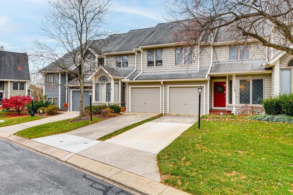 1 Mi to Centennial Park: Gem w/ Golf Course Views House in Ellicott City
