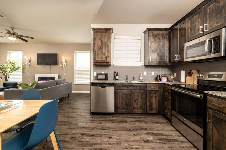 Coffee/tea facilities, Kitchen or kitchenette, kitchen