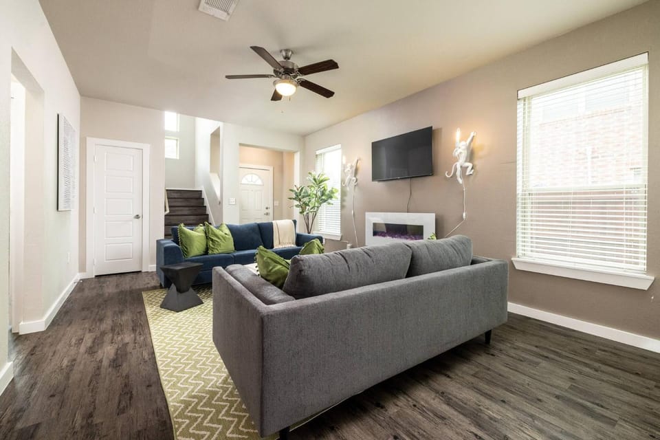 TV and multimedia, Living room, fireplace