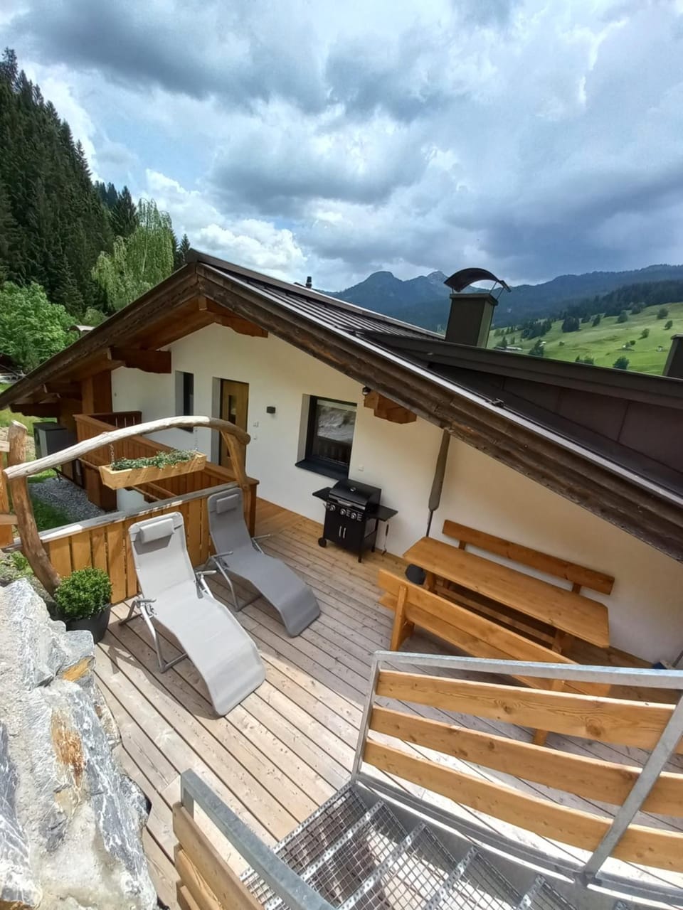 Property building, BBQ facilities, Balcony/Terrace, sunbed