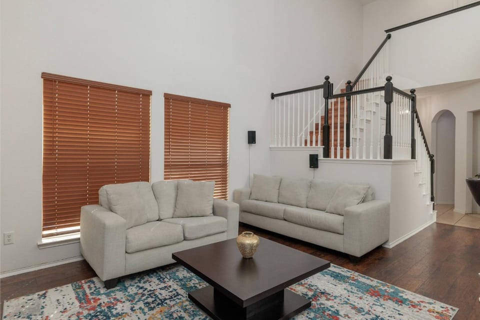 TV and multimedia, Living room, Seating area