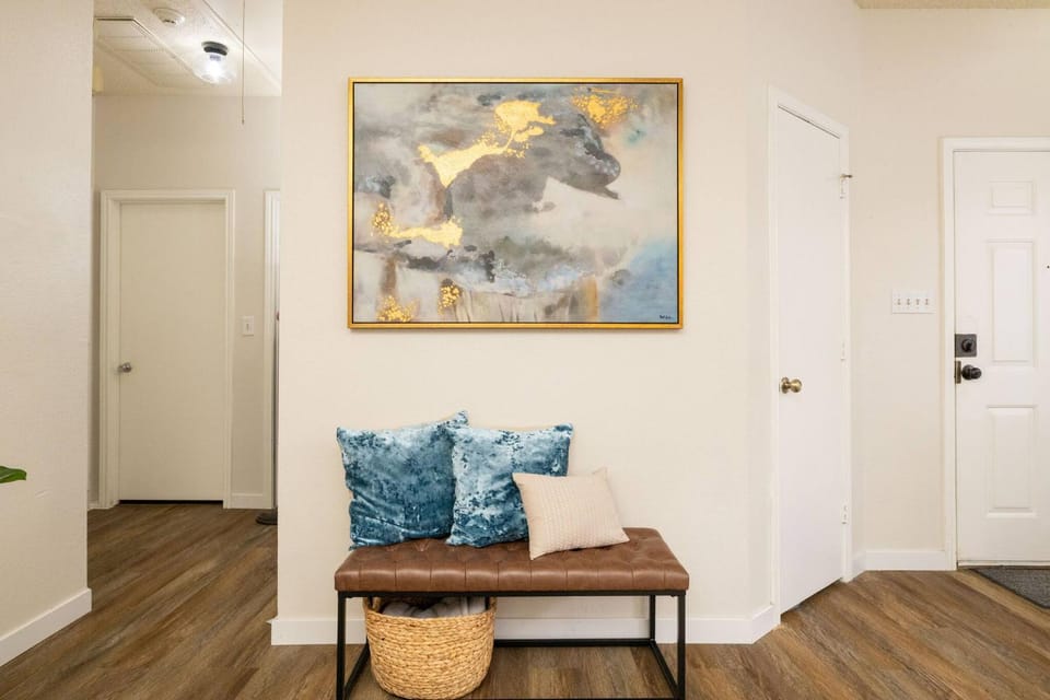 Living room, Decorative detail, Seating area