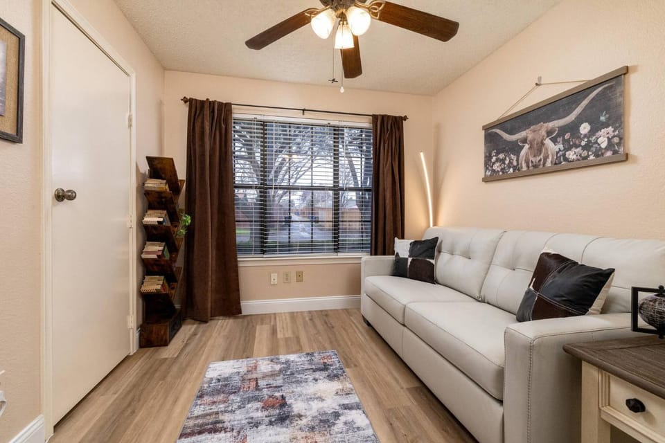 Bed, Living room, Seating area, Bedroom