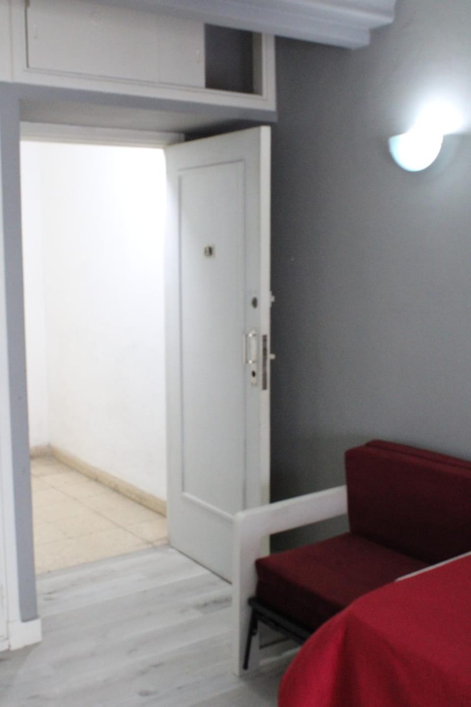 Bed, Living room, Photo of the whole room, wardrobe