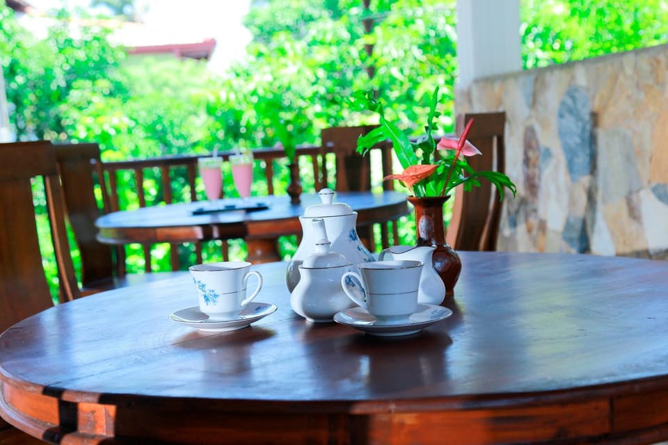 Coffee/tea facilities, Dining area