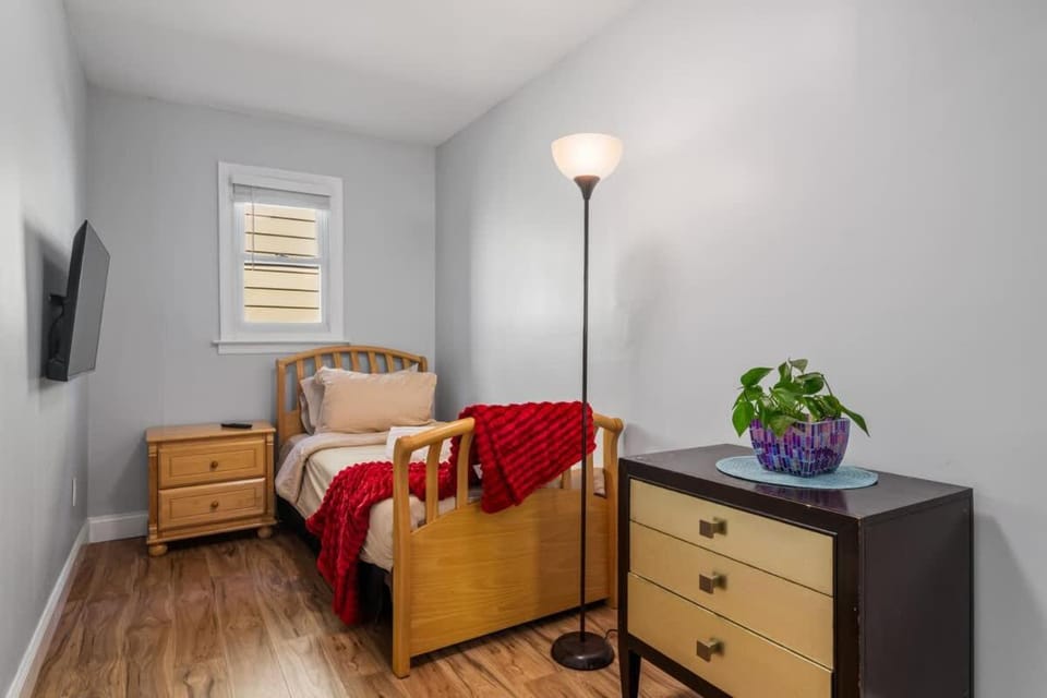 3BR Home Near Medical Center Minutes to NYC House in Hackensack