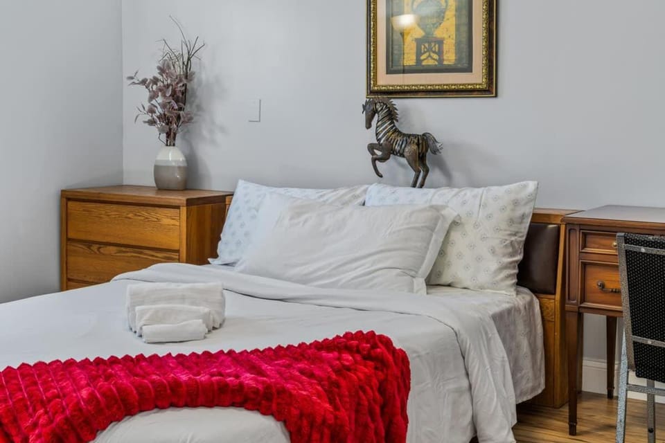 3BR Home Near Medical Center Minutes to NYC House in Hackensack
