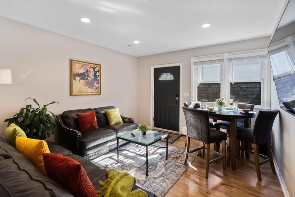 3BR Home 2 Baths Bonus Room, Minutes to NYC House in Hackensack