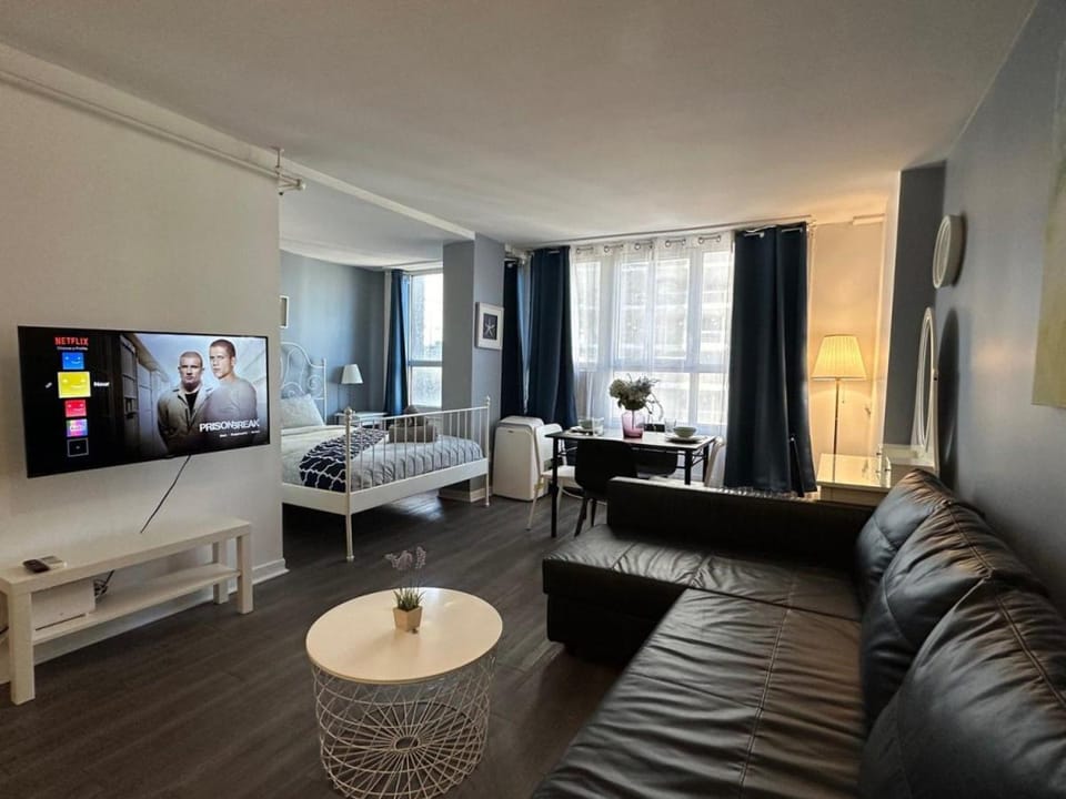 TV and multimedia, Living room, Photo of the whole room, Seating area