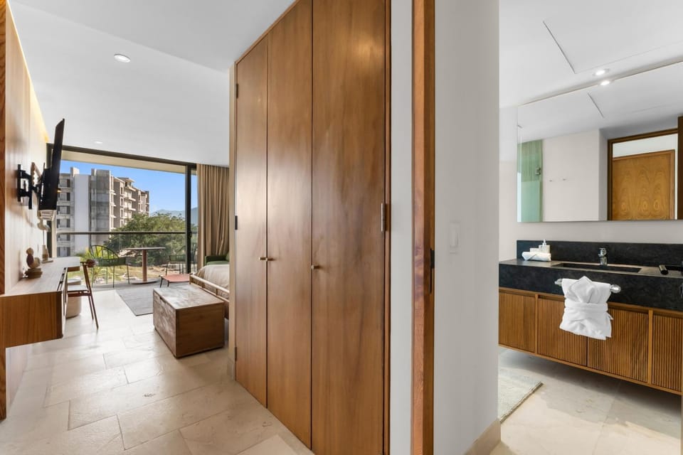 Bright studio at Hotel Mio with pool Apartment in Nuevo Vallarta