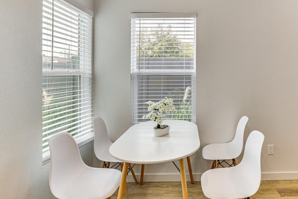 Great for Travel Nurses: 2BR East Dallas Townhome! House in Dallas