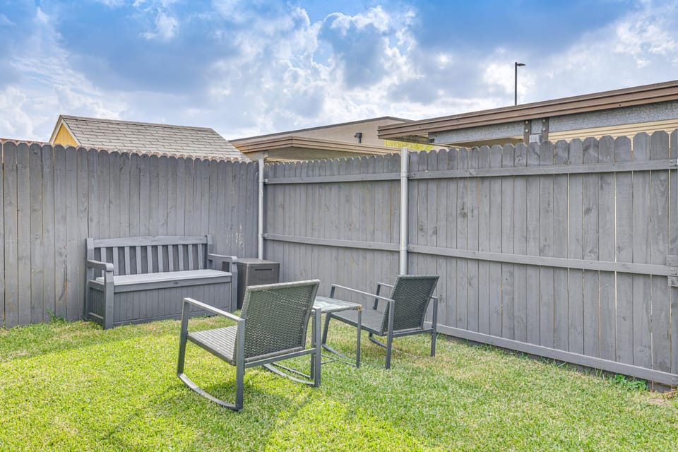 Great for Travel Nurses: 2BR East Dallas Townhome! House in Dallas